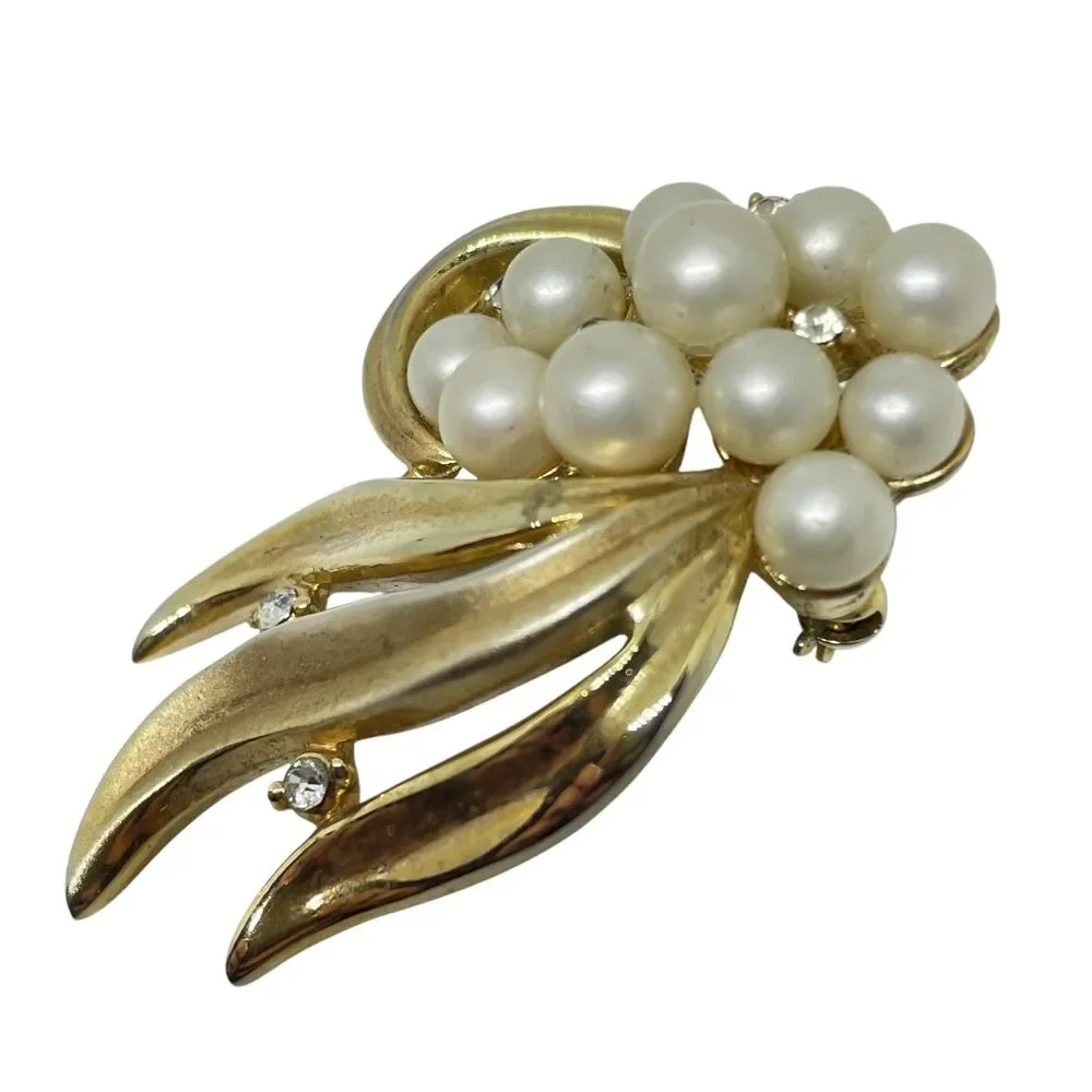 TRIFARI crown signed gold plated faux pearls rhinestones flower designer brooch